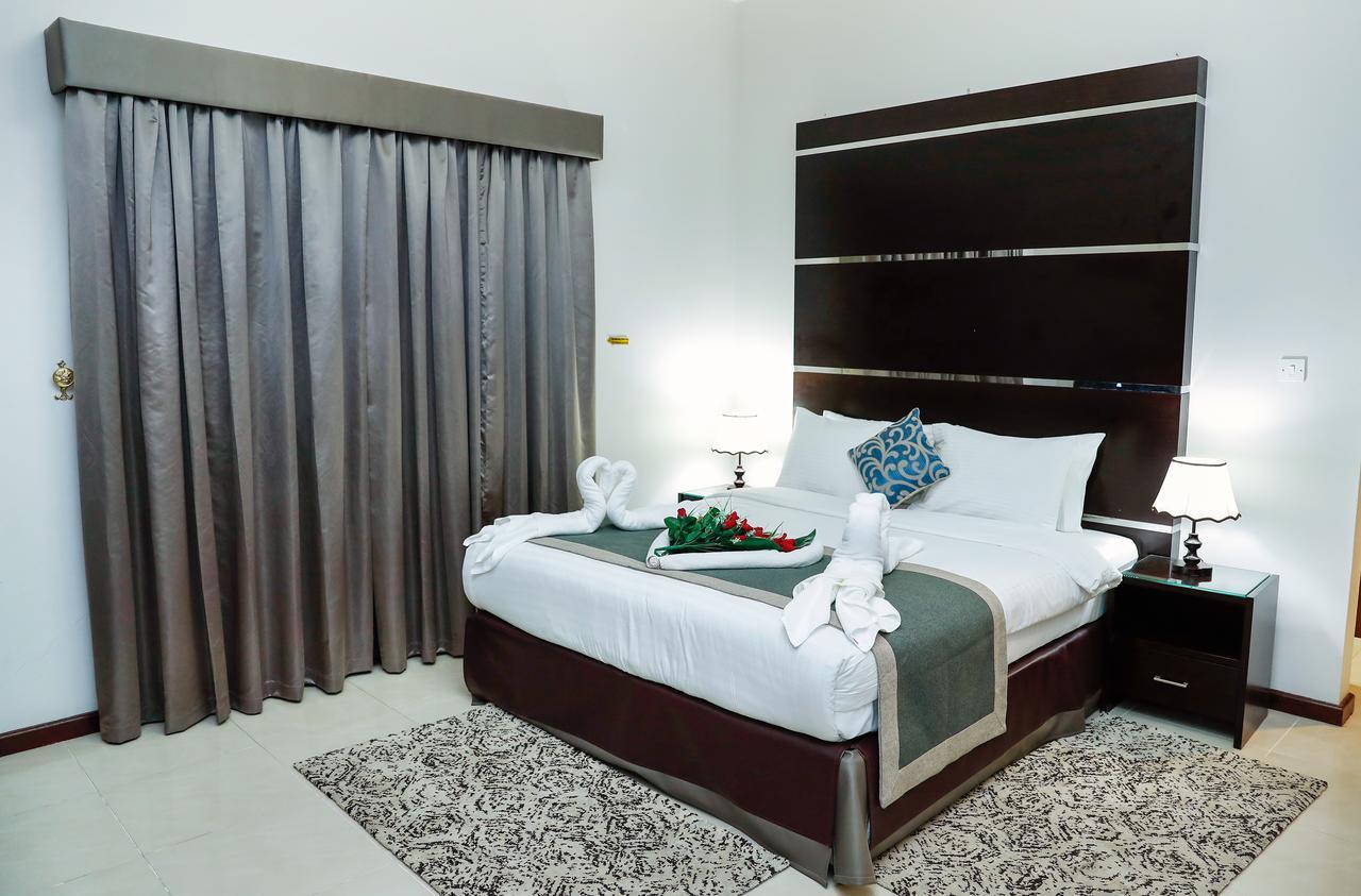 Ruru Tower Aparthotel Манама Екстериор снимка