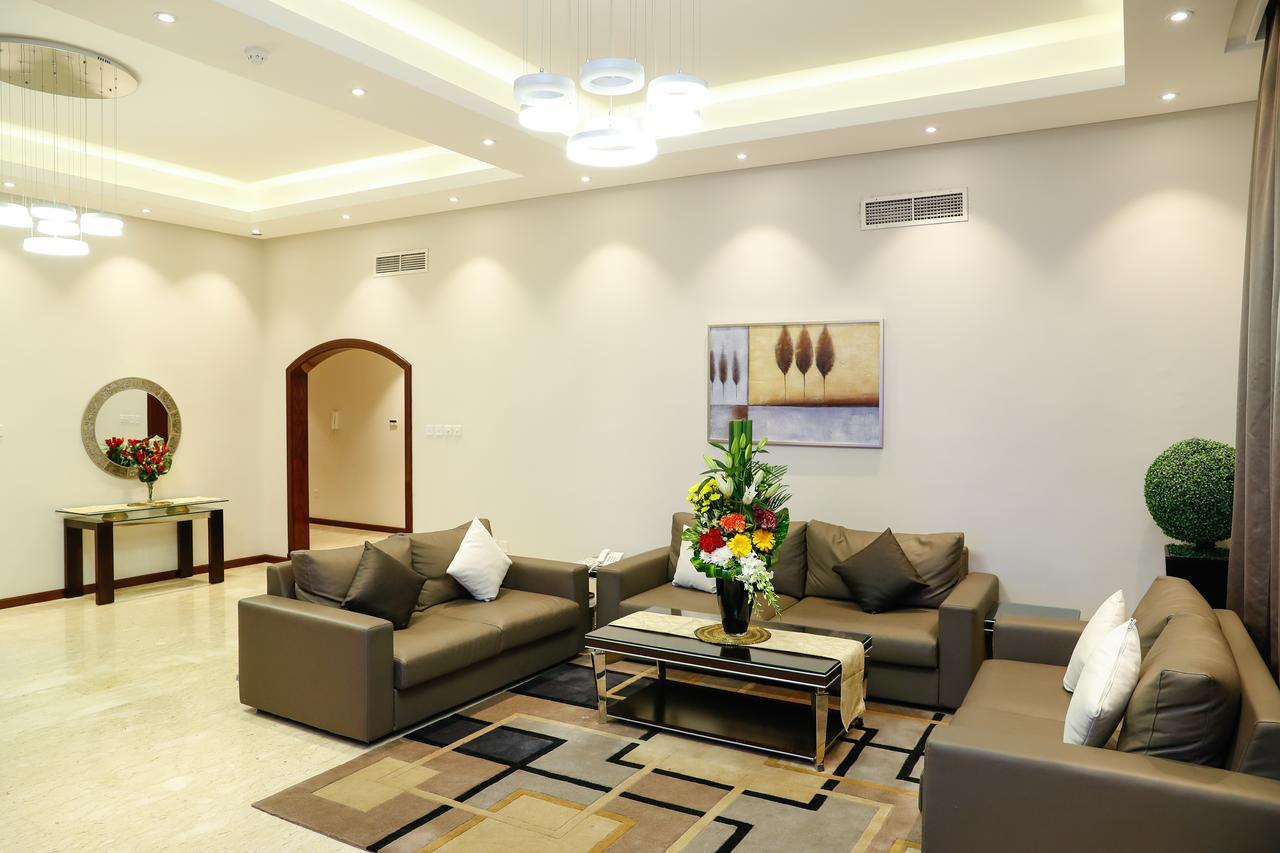 Ruru Tower Aparthotel Манама Екстериор снимка