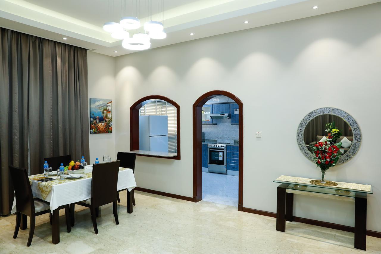 Ruru Tower Aparthotel Манама Екстериор снимка