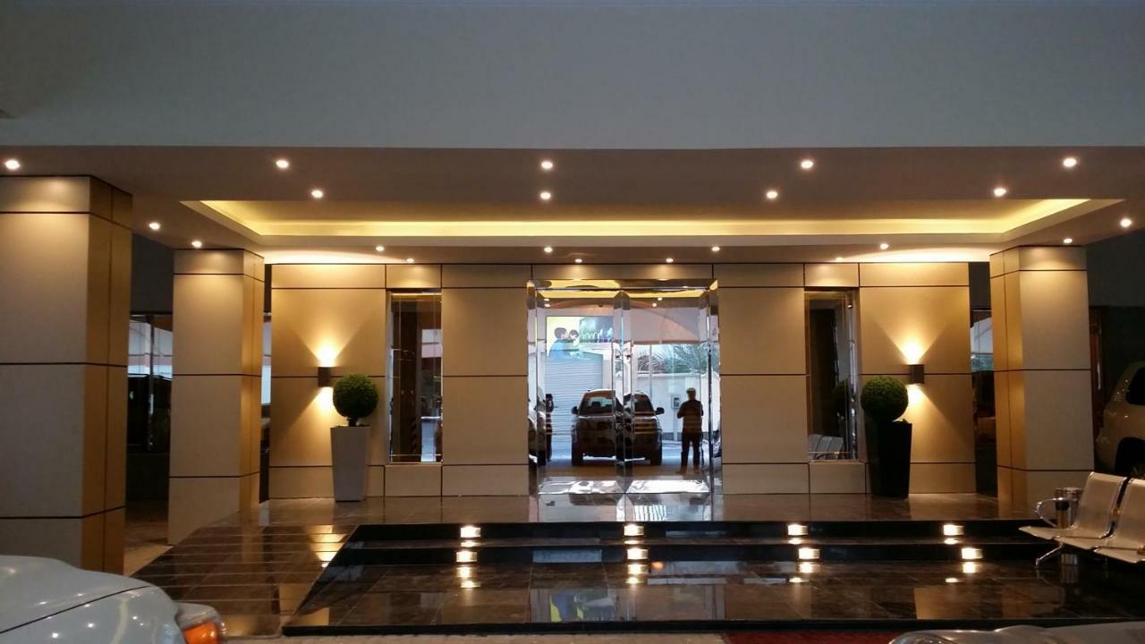 Ruru Tower Aparthotel Манама Екстериор снимка