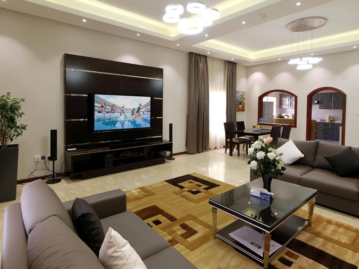 Ruru Tower Aparthotel Манама Екстериор снимка